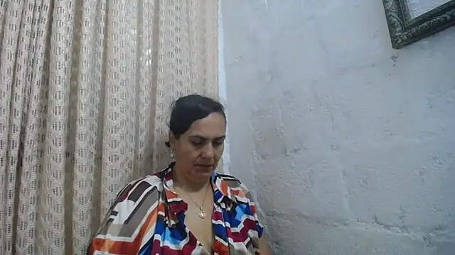 gabbyparker  online show from May 11, 9:04 am