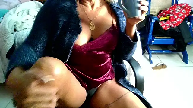 Snapshot of ju_muniz01 chatting on May 25, 10:10 am ju muniz01 online show from May 25, 10:10 am