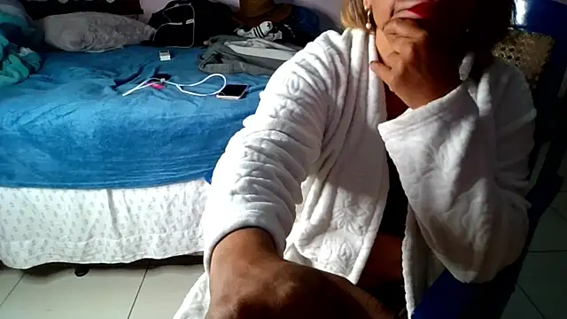 Snapshot of ju_muniz01 chatting on July 2, 11:27 am ju muniz01 online show from July 2, 11:27 am