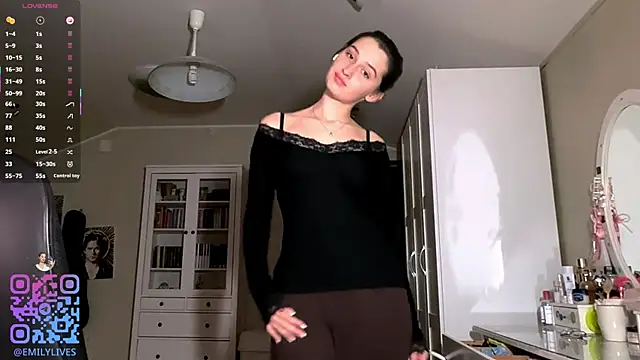 Snapshot of DarlineBrustera chatting on April 19, 6:10 pm DarlineBrustera online show from April 19, 6:10 pm