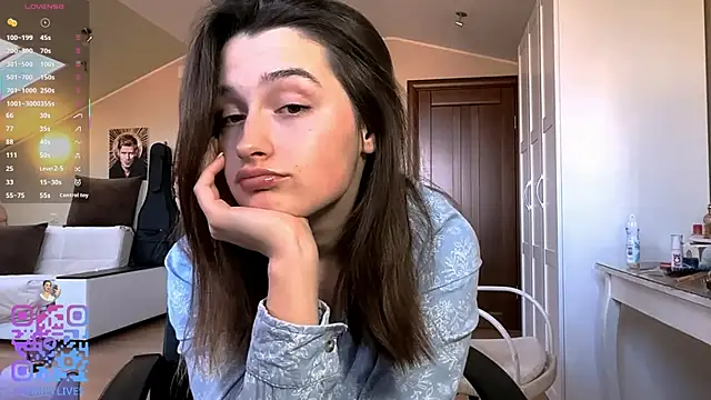 Snapshot of DarlineBrustera chatting on April 26, 2:15 pm DarlineBrustera online show from April 26, 2:15 pm