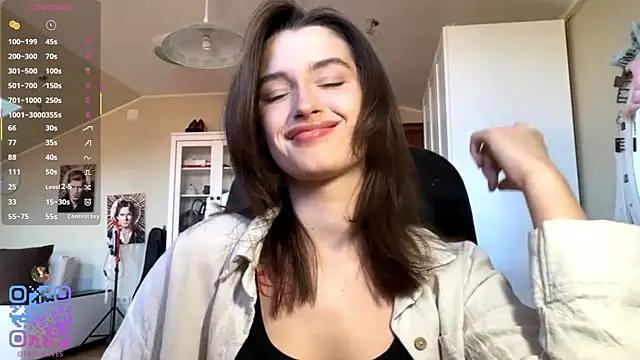 Snapshot of DarlineBrustera chatting on May 23, 2:10 pm DarlineBrustera online show from May 23, 2:10 pm