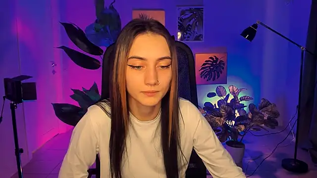 olivianorton online show from September 18, 9:33 am