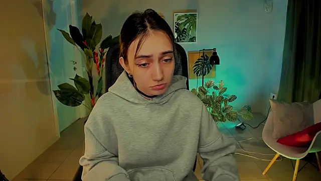 olivianorton online show from September 25, 12:09 pm