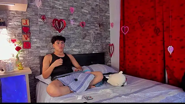 Theimperialboys  online show from February 17, 1:24 am