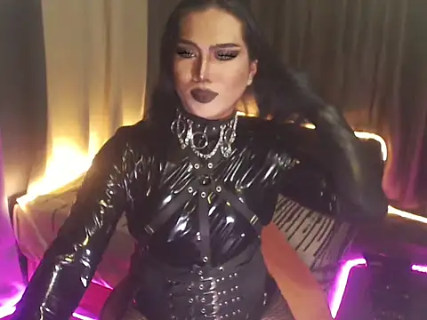 Snapshot of Hail_ur_Dominant chatting on October 29, 6:53 pm Hail ur Dominant online show from October 29, 6:53 pm