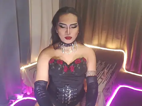 Snapshot of Hail_ur_Dominant chatting on November 5, 7:47 pm Hail ur Dominant online show from November 5, 7:47 pm