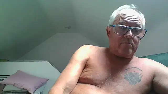 Snapshot of naughtygrandad1 chatting on July 19, 6:11 pm naughtygrandad1 online show from July 19, 6:11 pm