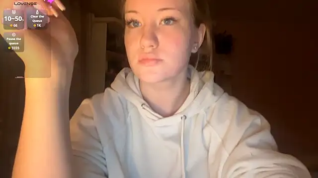 PandaFluff online show from February 9, 5:39 pm