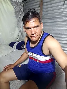 Snapshot of Franklin111230 chatting on December 16, 12:04 am Franklin111230 online show from December 16, 12:04 am