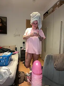 OliviaaFischer online show from February 10, 5:39 pm