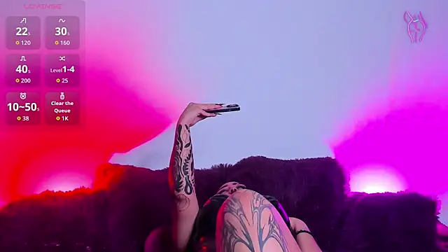 Snapshot of VenussDark chatting on February 22, 6:13 am VenussDark online show from February 22, 6:13 am