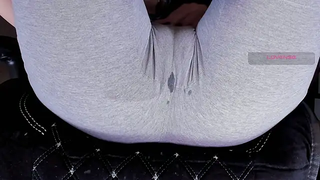 Cameltoe squirt inPants online show from September 9, 3:44 pm