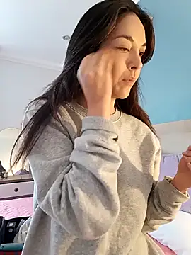 Alfonsina  online show from February 20, 9:37 pm