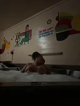 Snapshot of OnlyOneMeeks chatting on April 3, 6:44 am OnlyOneMeeks online show from April 3, 6:44 am