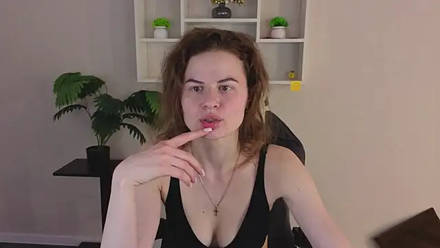 Wanda Gomez online show from April 14, 1:50 pm