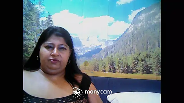 Snapshot of indianhoney694u chatting on January 21, 11:24 am indianhoney694u online show from January 21, 11:24 am