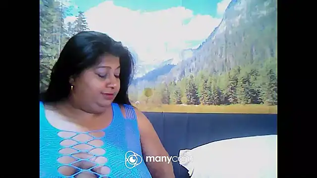 Snapshot of indianhoney694u chatting on January 31, 12:17 am indianhoney694u online show from January 31, 12:17 am