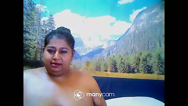 Snapshot of indianhoney694u chatting on February 26, 8:33 pm indianhoney694u online show from February 26, 8:33 pm