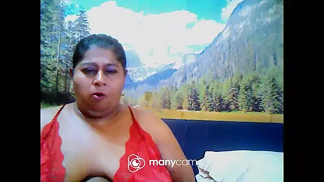 Snapshot of indianhoney694u chatting on February 27, 11:41 am indianhoney694u online show from February 27, 11:41 am