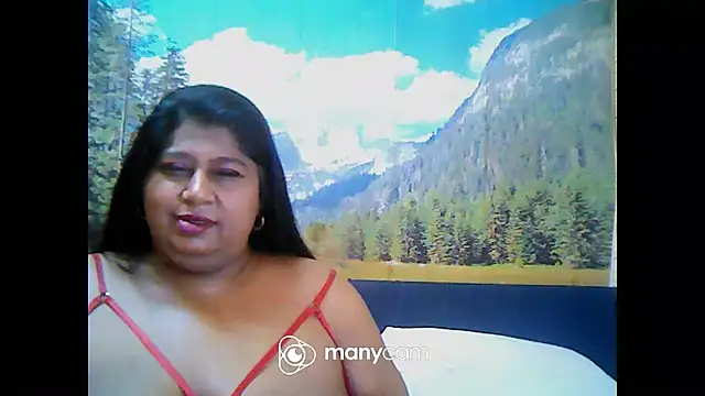Snapshot of indianhoney694u chatting on March 4, 8:35 am indianhoney694u online show from March 4, 8:35 am