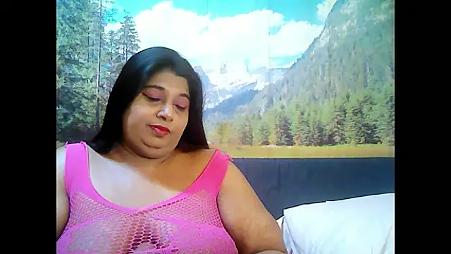 Snapshot of indianhoney694u chatting on September 23, 5:21 am indianhoney694u online show from September 23, 5:21 am