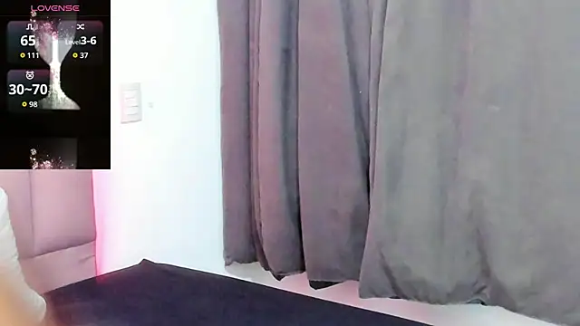 CandyAinsley online show from October 16, 6:53 pm