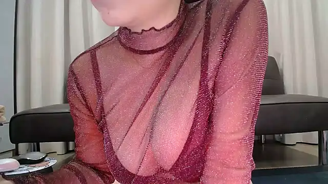 Snapshot of Liz_Hu chatting on December 3, 11:44 am Liz Hu online show from December 3, 11:44 am