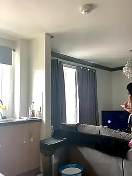 itsyourgirltee online show from September 17, 2:19 pm