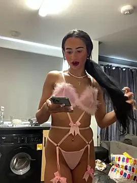 itsyourgirltee online show from September 25, 2:10 pm