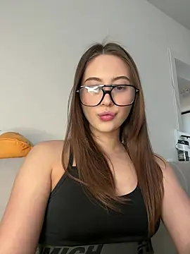 StellarAlice online show from April 26, 10:57 am