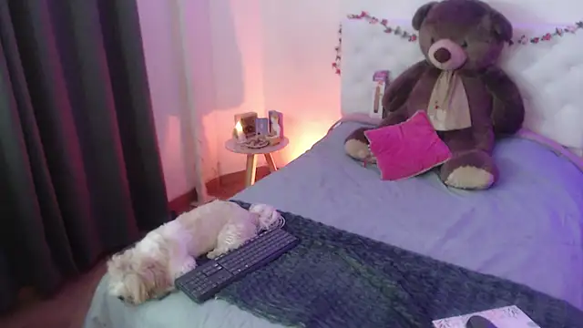 kylie444  online show from October 30, 10:10 pm