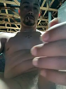 Snapshot of lakiste69-35 chatting on February 21, 12:33 am lakiste69-35 online show from February 21, 12:33 am