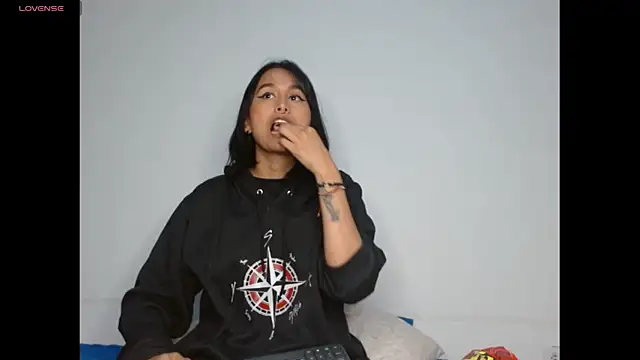 Snapshot of Gia_Lee chatting on January 8, 3:20 am Gia Lee online show from January 8, 3:20 am