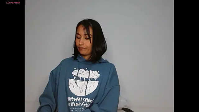 Snapshot of Gia_Lee chatting on January 18, 3:10 am Gia Lee online show from January 18, 3:10 am