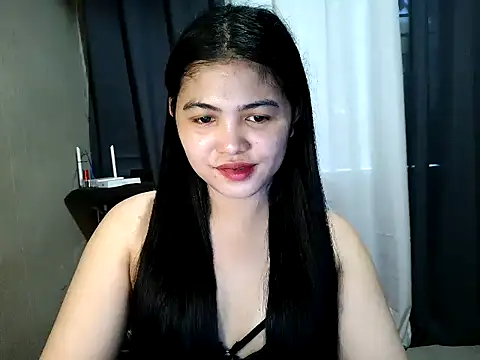 Snapshot of TrixieCollins chatting on November 17, 6:52 am TrixieCollins online show from November 17, 6:52 am