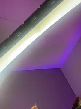 dreamleah  online show from March 8, 1:03 am