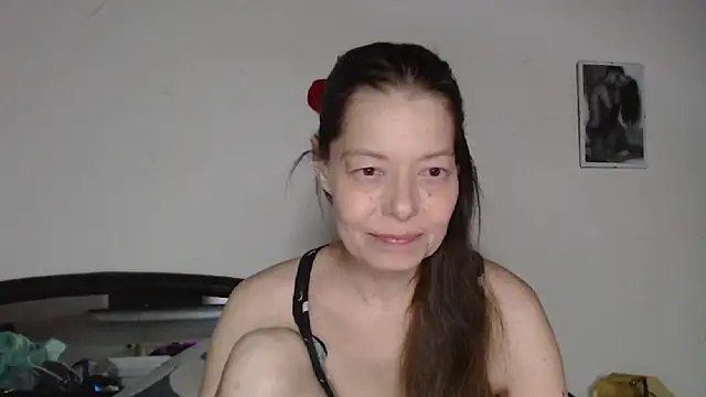 SexySarah177 online show from February 20, 9:15 pm