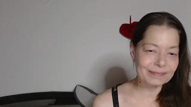 SexySarah177 online show from March 24, 9:20 pm