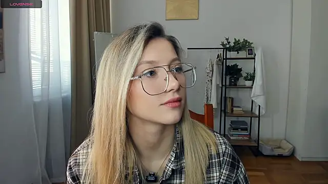 Snapshot of FaaBinaa chatting on March 26, 7:36 am FaaBinaa online show from March 26, 7:36 am