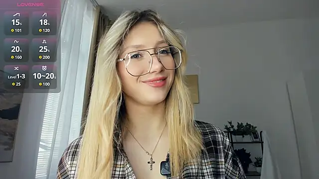 Snapshot of FaaBinaa chatting on April 6, 8:04 am FaaBinaa online show from April 6, 8:04 am