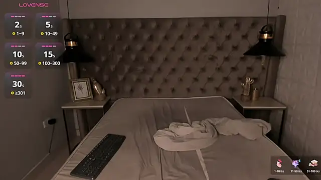 OliIverr22 online show from November 22, 11:42 am