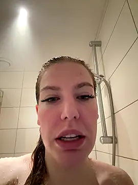 Chloemillerrxx online show from November 23, 1:33 pm