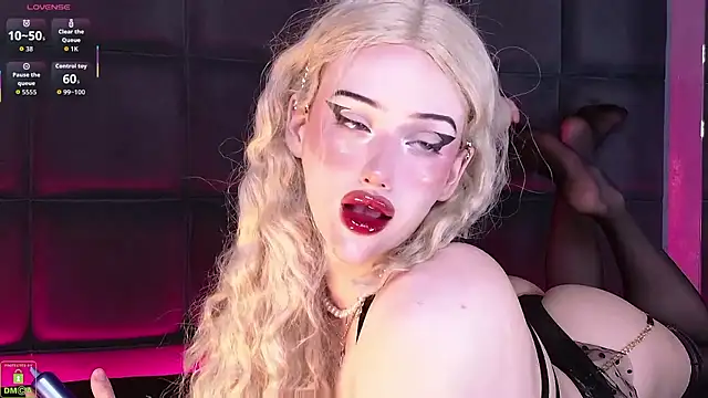 RoxyKyper online show from January 8, 3:25 pm