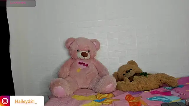 HaileyDuke online show from April 5, 12:30 am