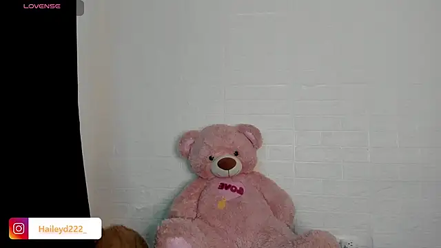 HaileyDuke online show from May 27, 12:51 am