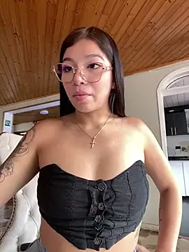 Maddy Piink online show from February 3, 8:58 pm