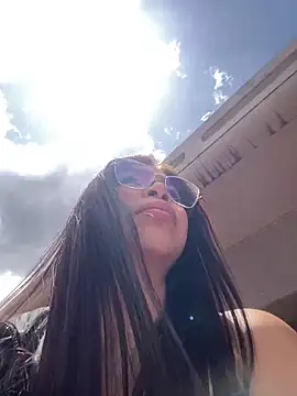 Maddy Piink online show from February 5, 4:55 pm