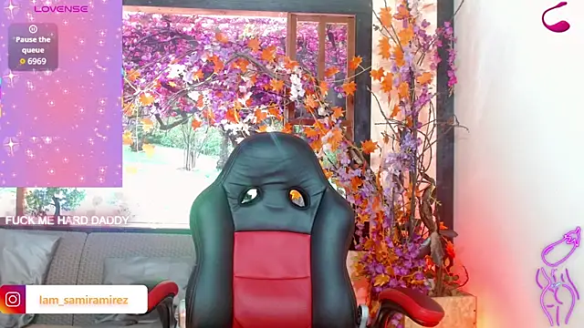 Snapshot of Juliette_Miel chatting on October 7, 3:04 am Juliette Miel online show from October 7, 3:04 am