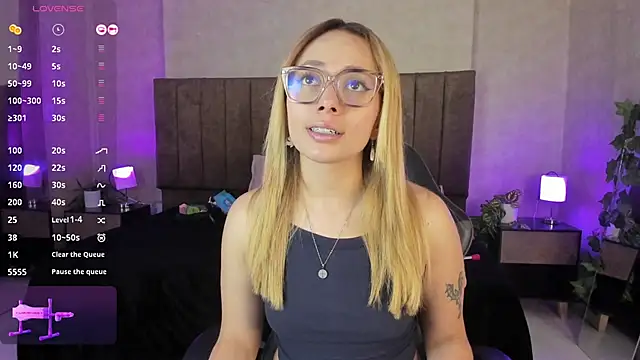 LanaMills  online show from November 4, 3:49 am